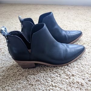 Nine West Black Shia Ankle Boots Size 8